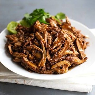 Honey Glazed Crockpot Chicken Adobo - simple pantry ingredients, hardly any hands-on time, 200 calories. | https://slimming-formula.today
