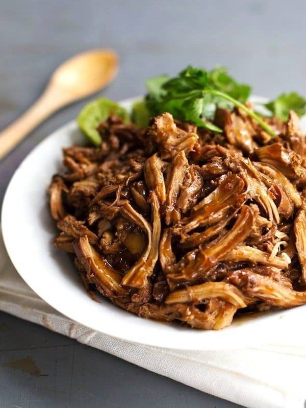Honey Glazed Crockpot Chicken Adobo - simple pantry ingredients, hardly any hands-on time, 200 calories. | https://slimming-formula.today