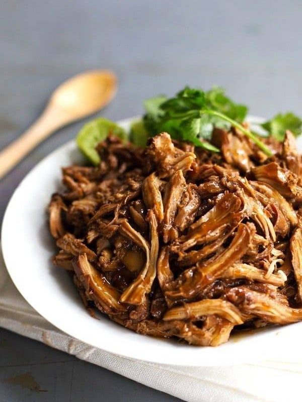 Honey Glazed Crockpot Chicken Adobo - simple pantry ingredients, hardly any hands-on time, 200 calories. | https://slimming-formula.today